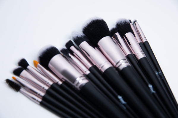 https://beautyworkss.com/search?type=product%2Carticle%2Cpage%2Ccollection&q=16pcs%20set%20Synthetic%20fiber%20hair*